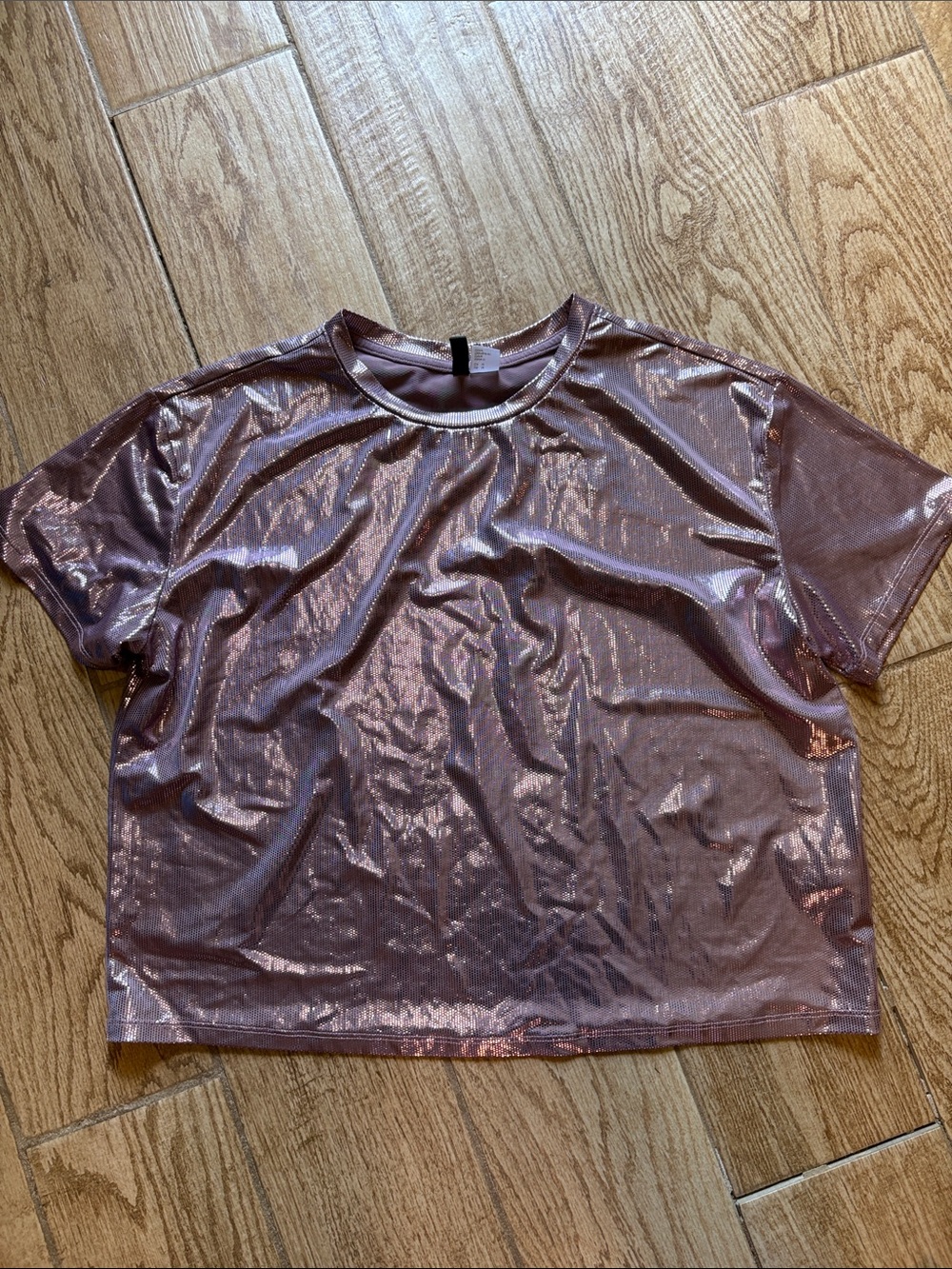 Metallic Short-Sleeve Crop Tee